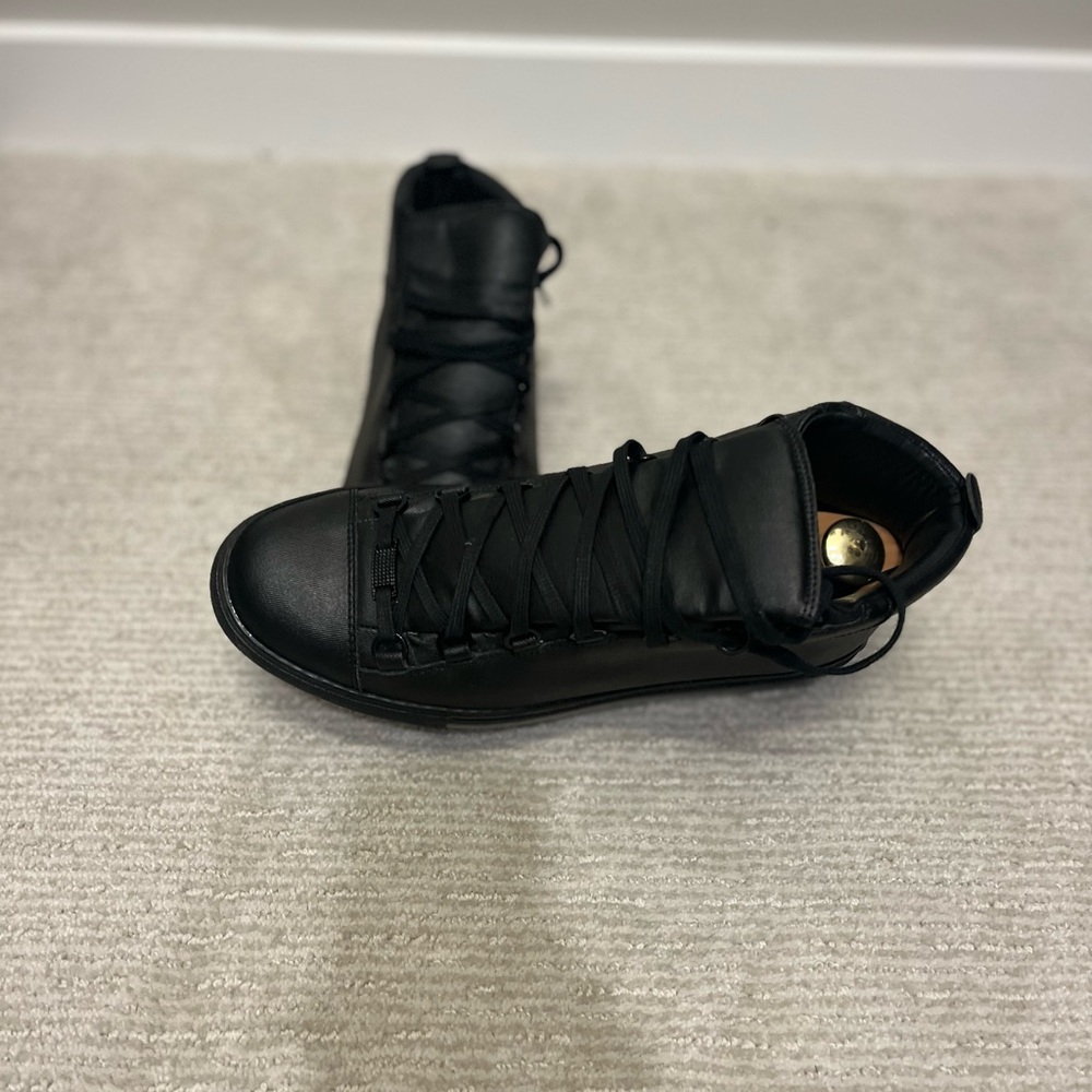 Black Balenciaga arenas
